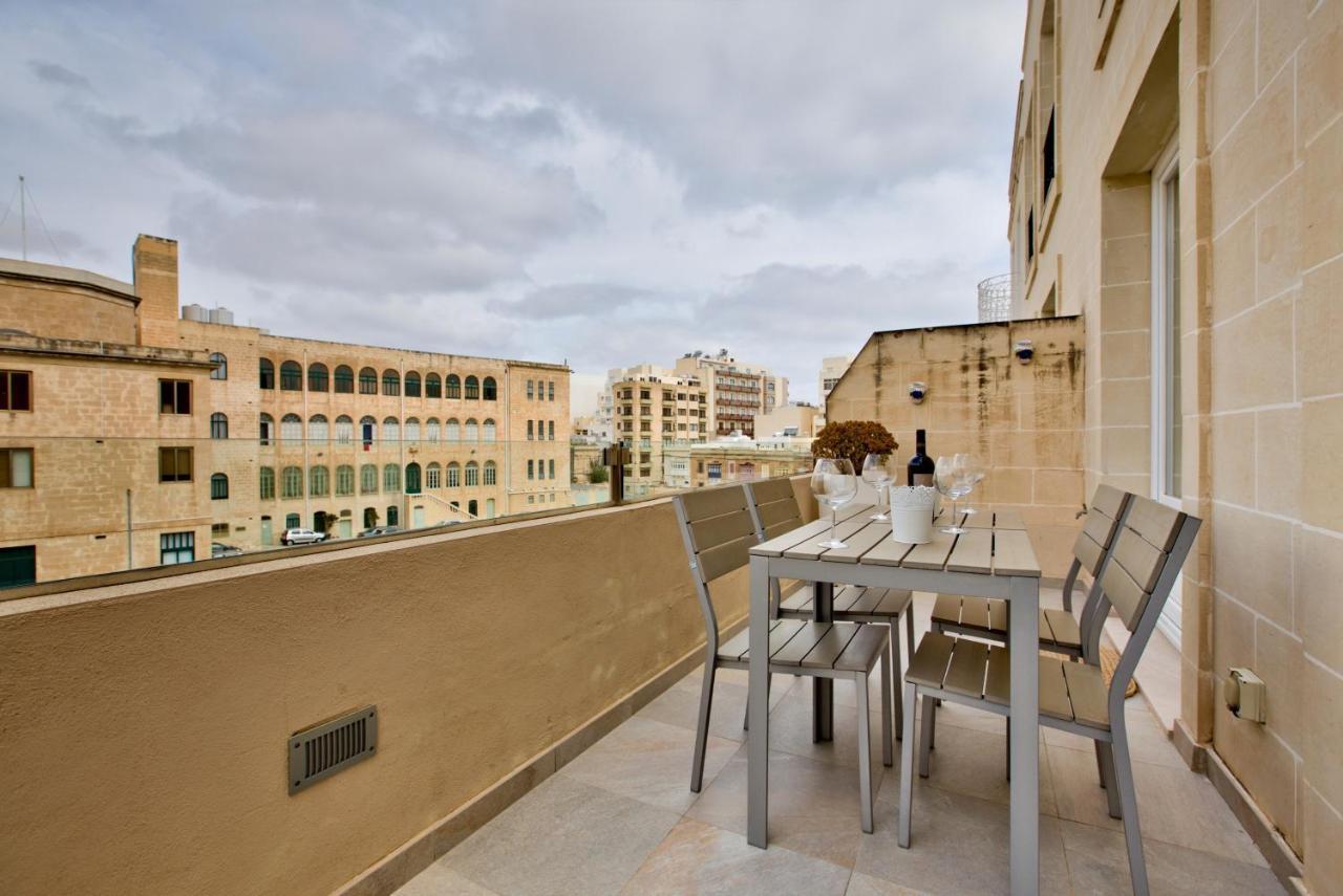 Bright And Central 2 Bedroom Apartment In Sliema Exterior foto