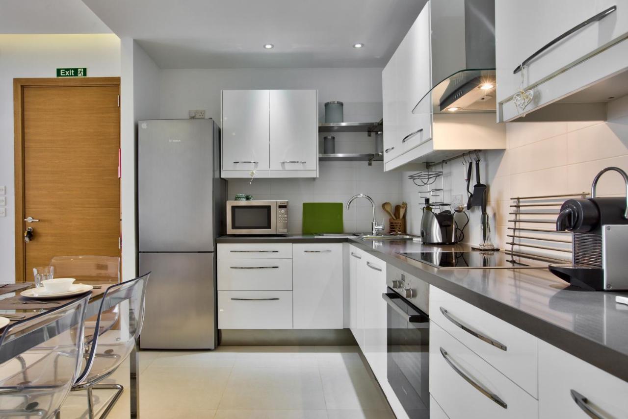 Bright And Central 2 Bedroom Apartment In Sliema Exterior foto