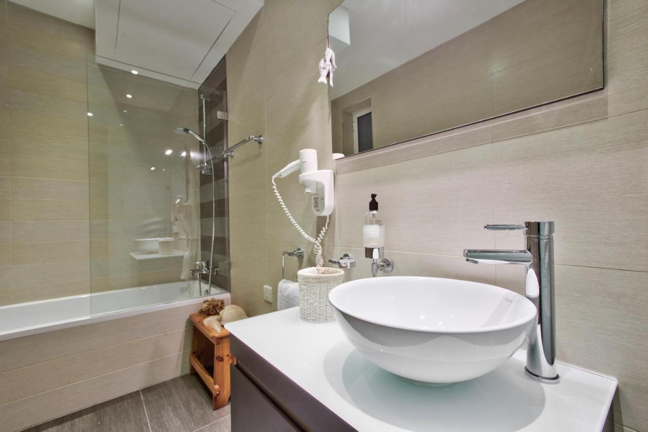 Bright And Central 2 Bedroom Apartment In Sliema Exterior foto
